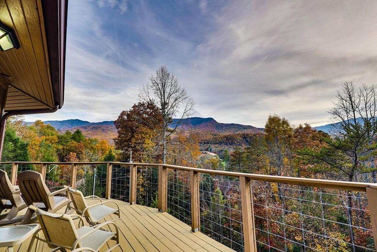 Gatlinburg Cabin Mountain Views Sleeps 8 3 Bedroom Hot tub Arcade Pool Table Fire Pit Fireplace Buitenkant foto