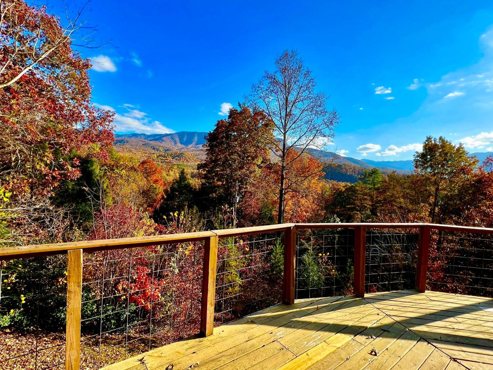 Gatlinburg Cabin Mountain Views Sleeps 8 3 Bedroom Hot tub Arcade Pool Table Fire Pit Fireplace Buitenkant foto
