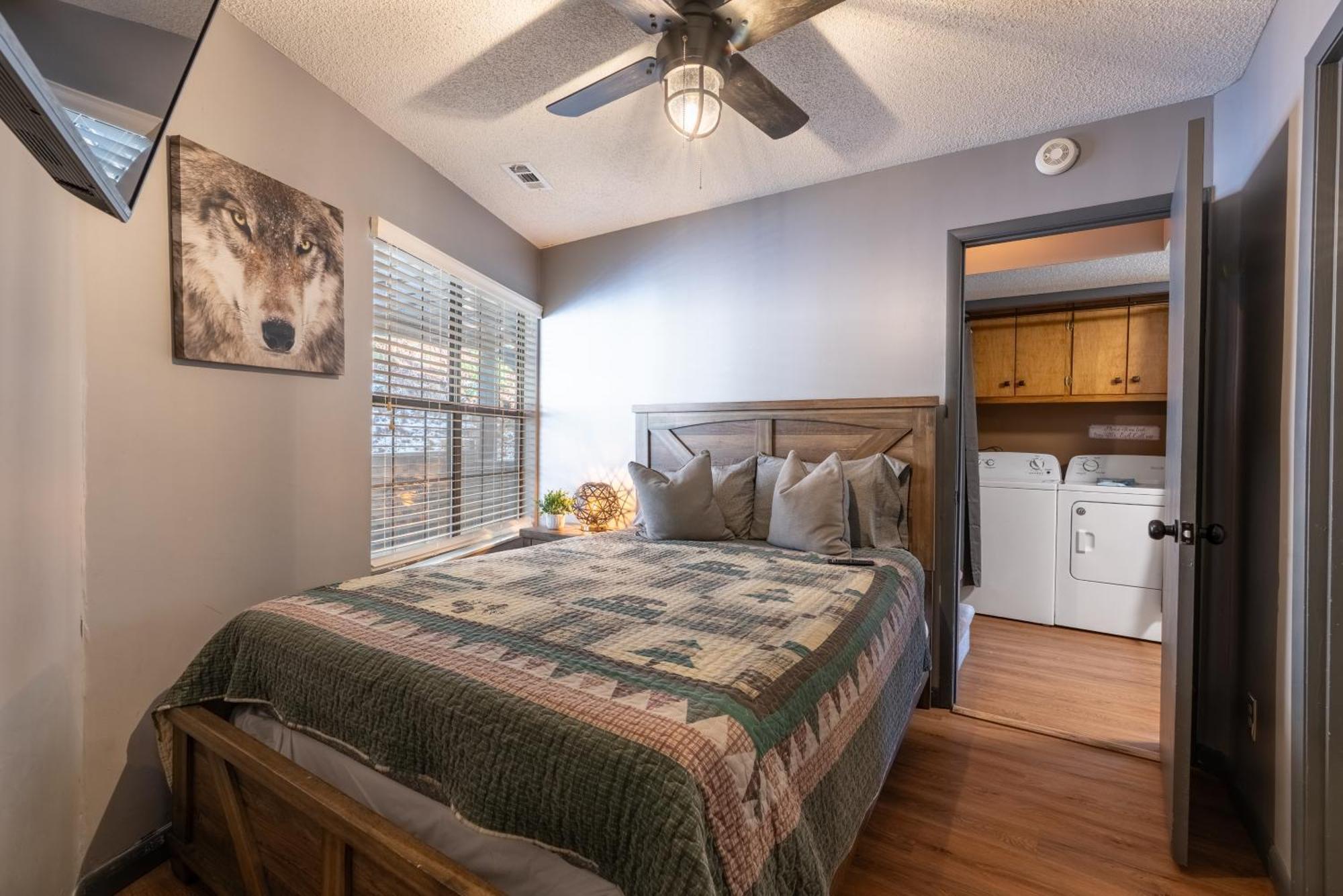Gatlinburg Cabin Mountain Views Sleeps 8 3 Bedroom Hot tub Arcade Pool Table Fire Pit Fireplace Buitenkant foto