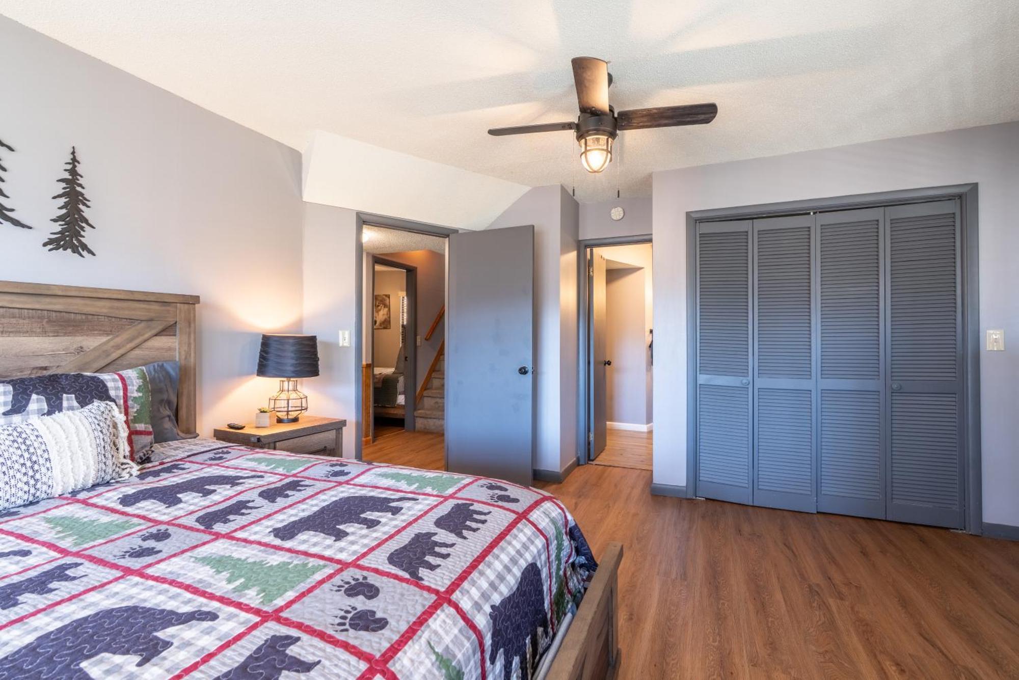 Gatlinburg Cabin Mountain Views Sleeps 8 3 Bedroom Hot tub Arcade Pool Table Fire Pit Fireplace Buitenkant foto