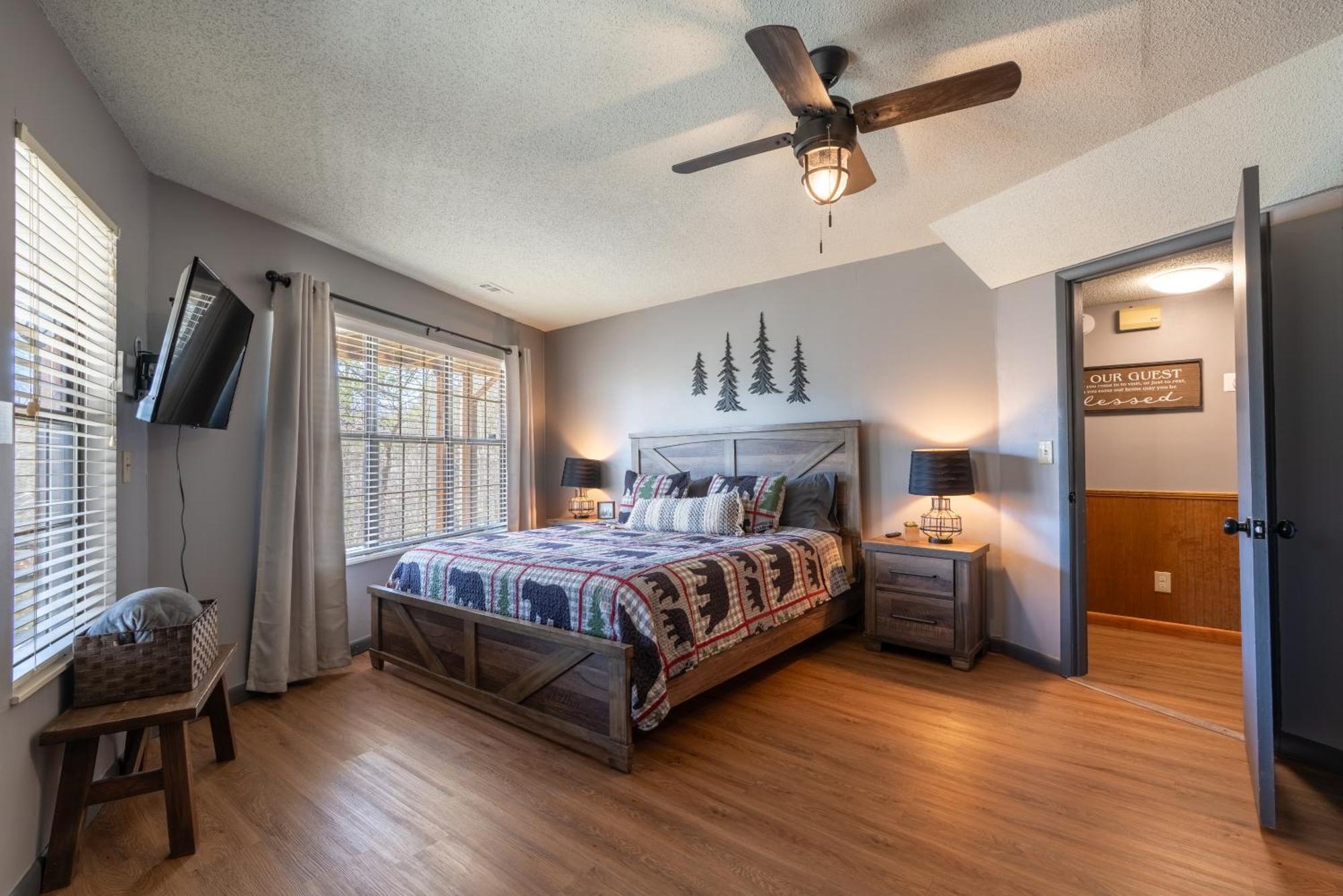 Gatlinburg Cabin Mountain Views Sleeps 8 3 Bedroom Hot tub Arcade Pool Table Fire Pit Fireplace Buitenkant foto